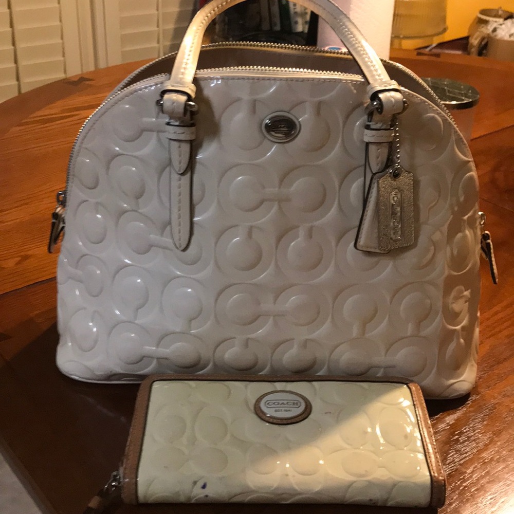 Patent leather Coach  poppy collection satchel